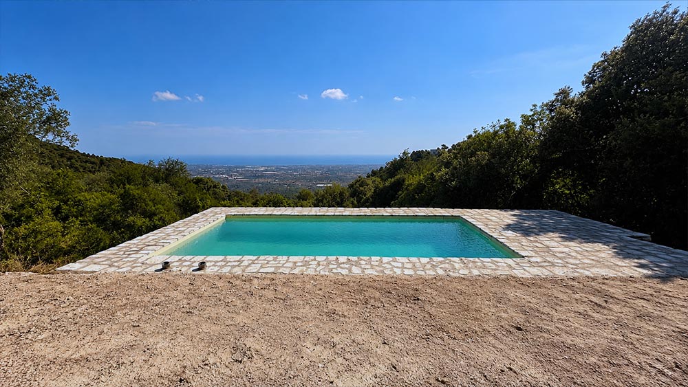 Piscina realizzata a Fasano senza imprevisti in 5 giorni